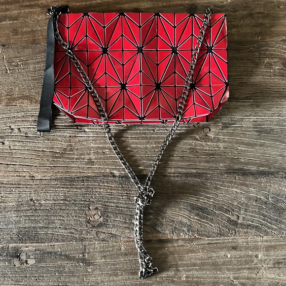 Emilio Pepe Italy Geometric Crossbody to Wristlet to Clutch in one Hand Bag - Picture 5 of 11